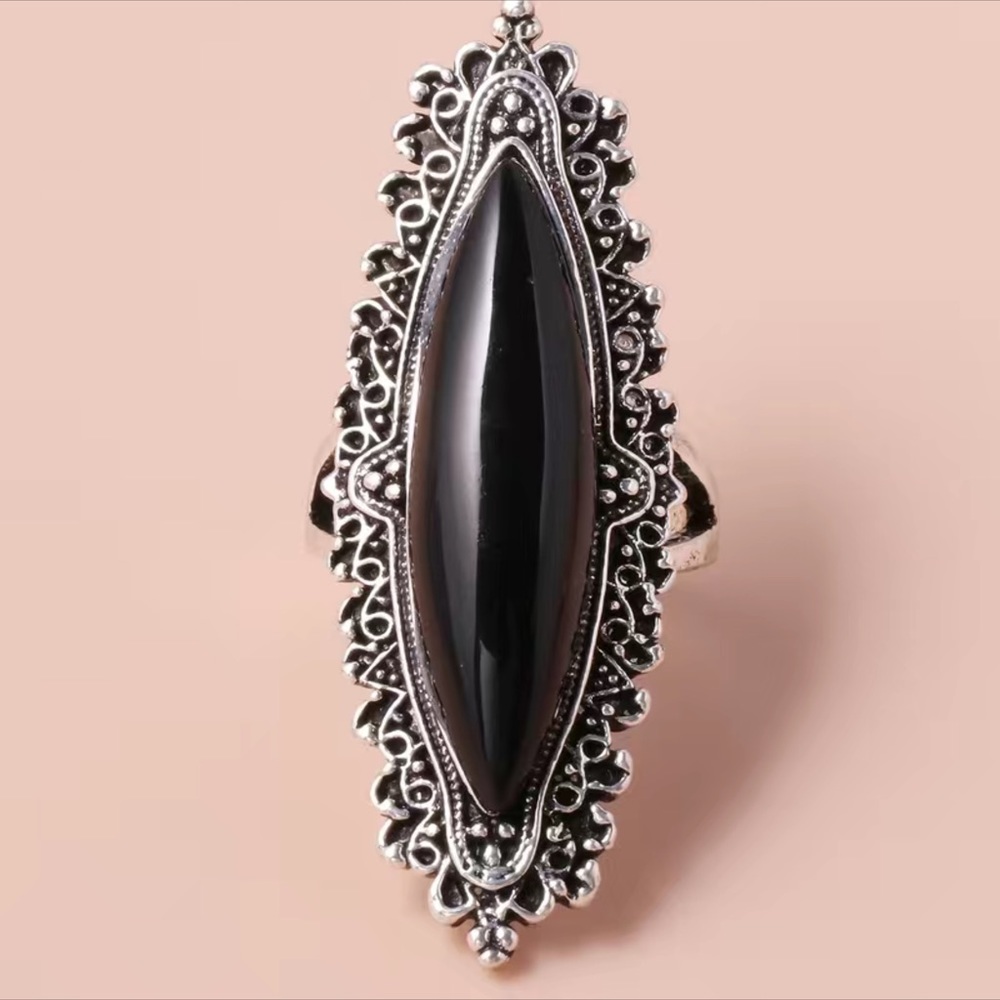 VINTAGE LONG RESIN RING